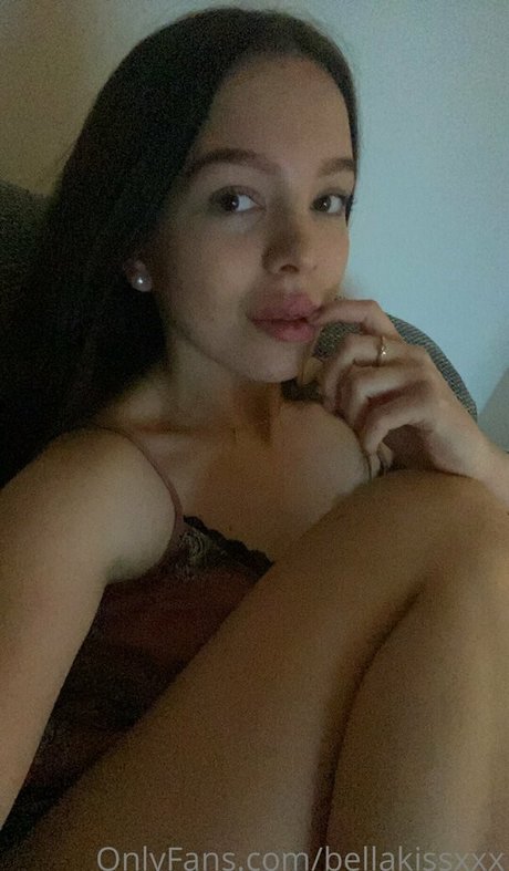 Foto di nudo di fuga di OnlyFans di Bellakissxxx