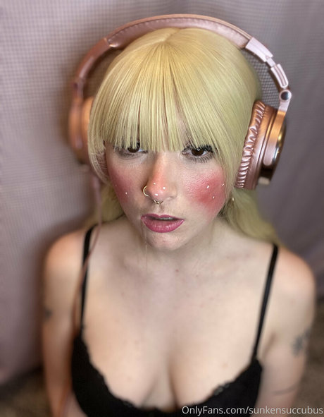 Foto di nudo di fuga di OnlyFans di Sunkensuccubus