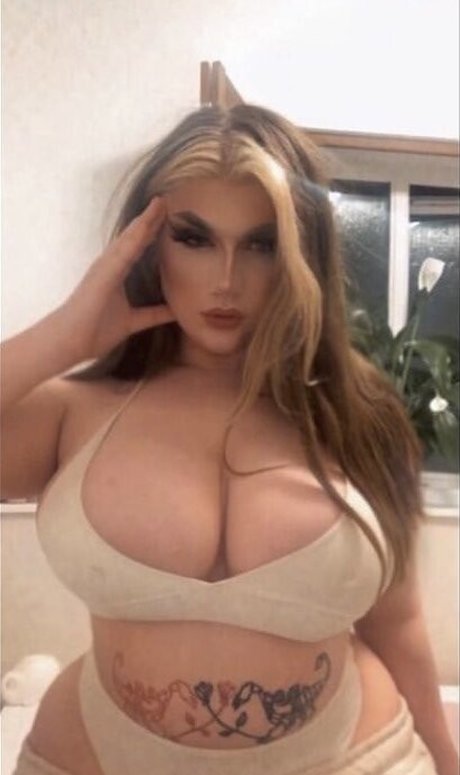 Foto di nudo di fuga di OnlyFans di Heys0phie
