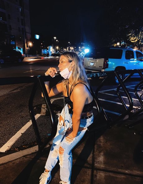 Foto di nudo di fuga di OnlyFans di Leah Booth