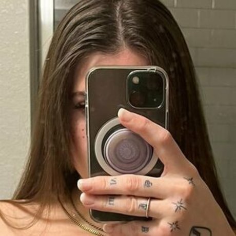 Foto di nudo di fuga di OnlyFans di Faifspoons