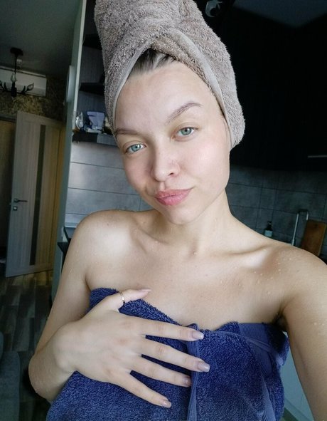 Foto di nudo di fuga di OnlyFans di Stepsiscaprice