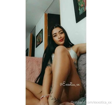 Foto di nudo di fuga di OnlyFans di Exxoticaxx