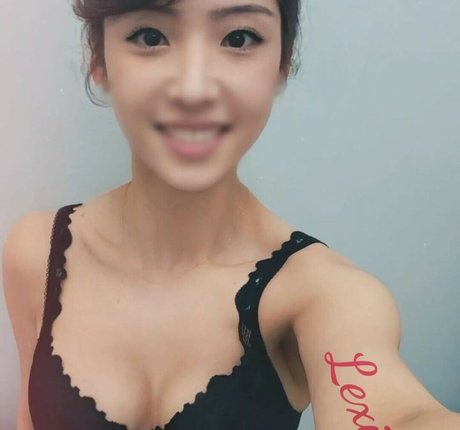 Foto di nudo di fuga di OnlyFans di Lexiegosexi