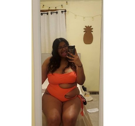 Foto di nudo di fuga di OnlyFans di Lilpineapple16