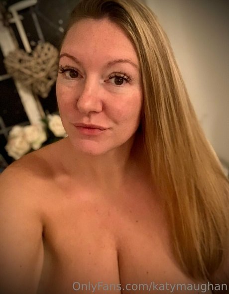 Foto di nudo di fuga di OnlyFans di Katymaughan