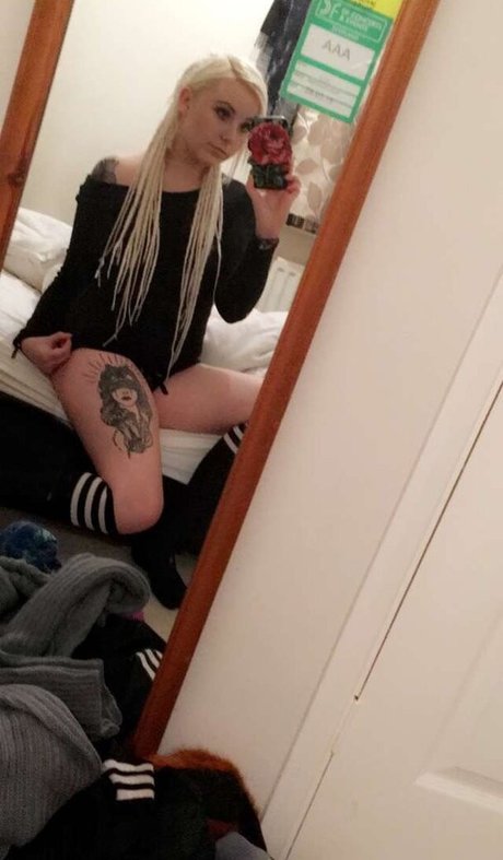 Foto di nudo di fuga di OnlyFans di Bluerivers