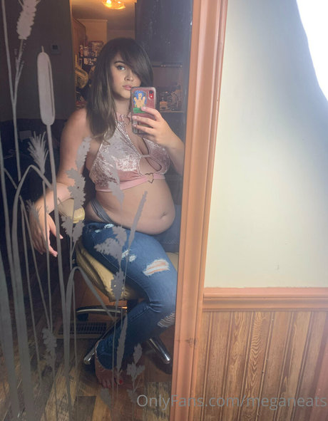 Foto di nudo di fuga di OnlyFans di Meganeats