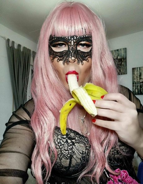 Foto di nudo di fuga di OnlyFans di Nickipebbles
