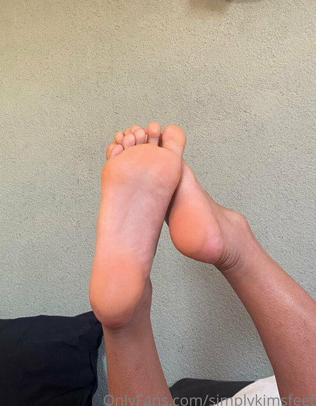 Foto di nudo di fuga di OnlyFans di Simplykimsfeet