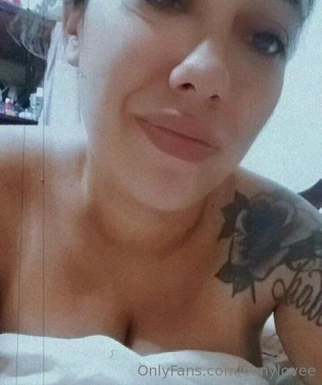 Foto di nudo di fuga di OnlyFans di Conylovee