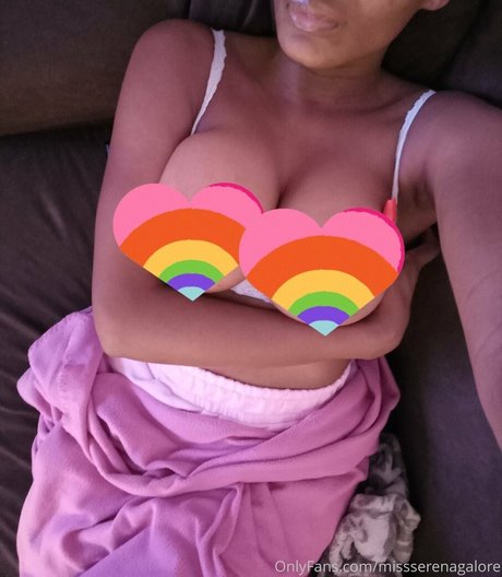 Foto di nudo di fuga di OnlyFans di Missserenagalore