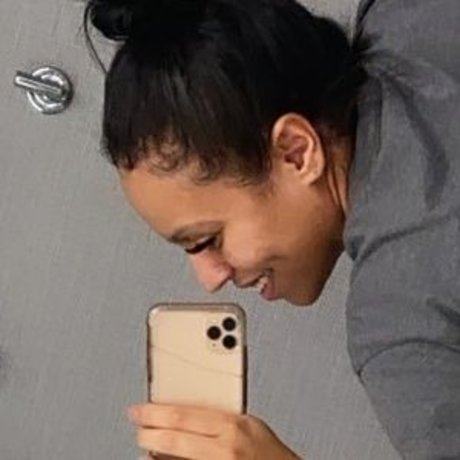 Foto di nudo di fuga di OnlyFans di Mzmulattobunny