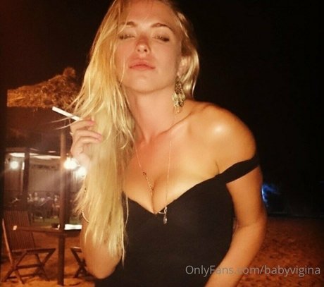 Foto di nudo di fuga di OnlyFans di Babyvigina