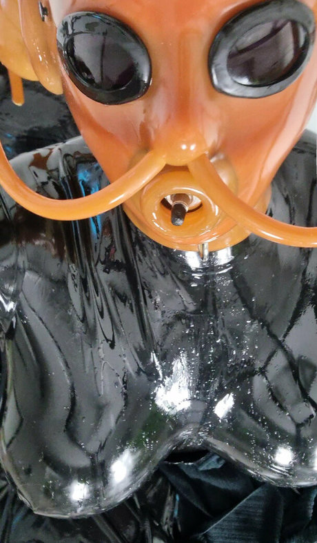 Rubberdollemma