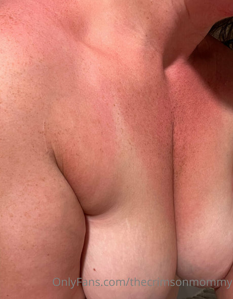Foto di nudo di fuga di OnlyFans di Thecrimsonmommy