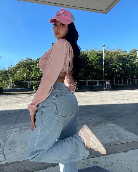 Nika Higashionna