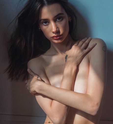 Foto di nudo di fuga di OnlyFans di Jennifer Laptiacru