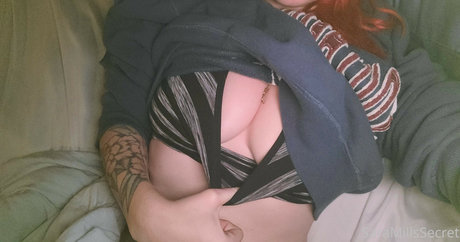 Foto di nudo di fuga di OnlyFans di Sara Mills