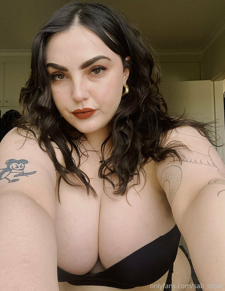 Foto di nudo di fuga di OnlyFans di Sabotuer