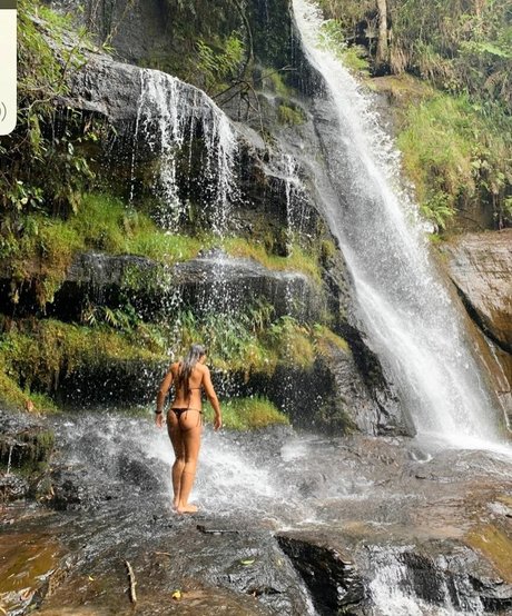 Foto di nudo di fuga di OnlyFans di Amanda Ribas