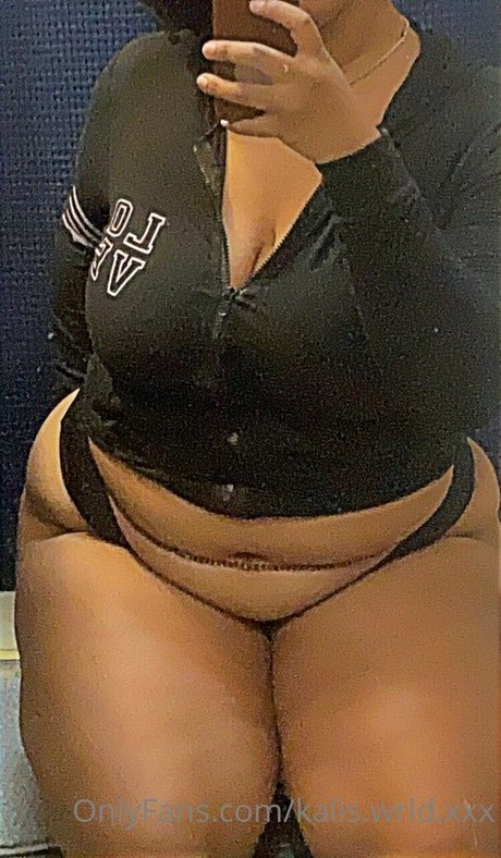 Foto di nudo di fuga di OnlyFans di Kaliswrldxxx