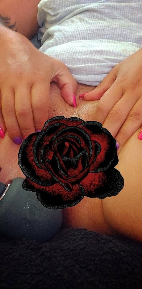 Foto di nudo di fuga di OnlyFans di Firebirdash