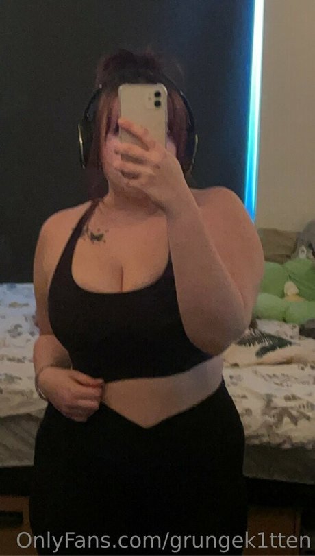 Foto di nudo di fuga di OnlyFans di Grungek1tten