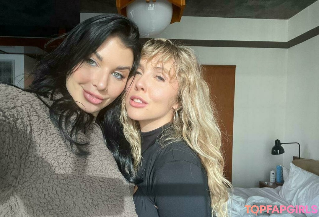 Foto di nudo di fuga di OnlyFans di Lena Paul #1362