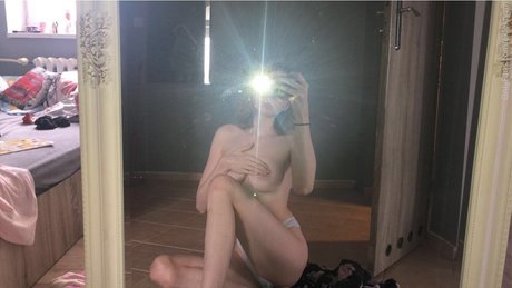 Foto di nudo di fuga di OnlyFans di Eklektyzm