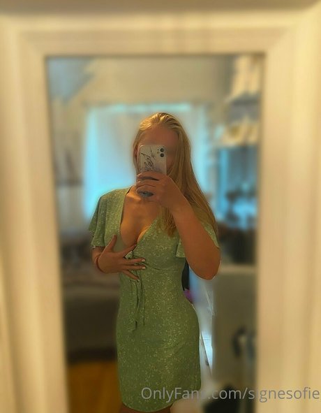 Foto di nudo di fuga di OnlyFans di Signesofie