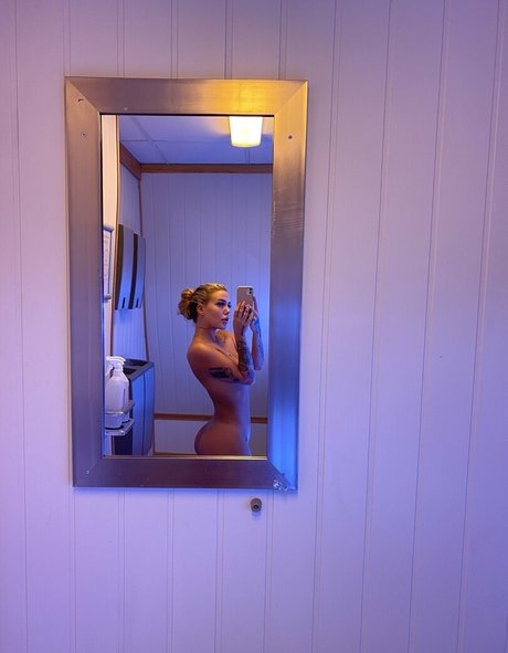 Foto di nudo di fuga di OnlyFans di Maddech