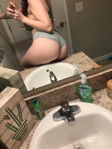 Foto di nudo di fuga di OnlyFans di Kadiekai
