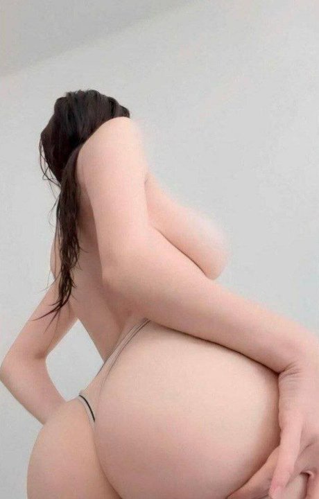Foto di nudo di fuga di OnlyFans di Thinkvaleria