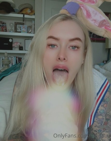 Laura Lux