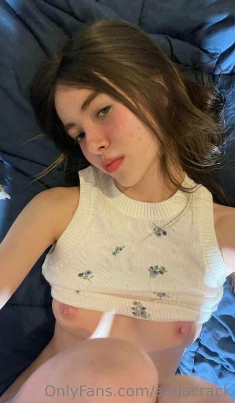 Foto di nudo di fuga di OnlyFans di Aleja Crack