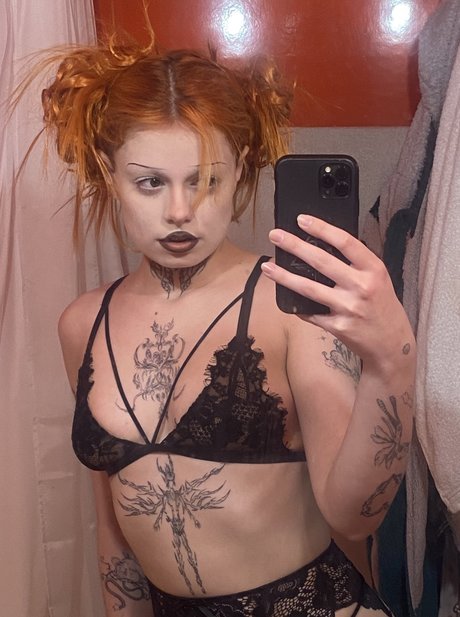 Foto di nudo di fuga di OnlyFans di The Cutest Devil