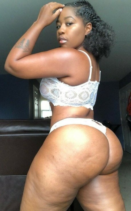 Foto di nudo di fuga di OnlyFans di Diorlips