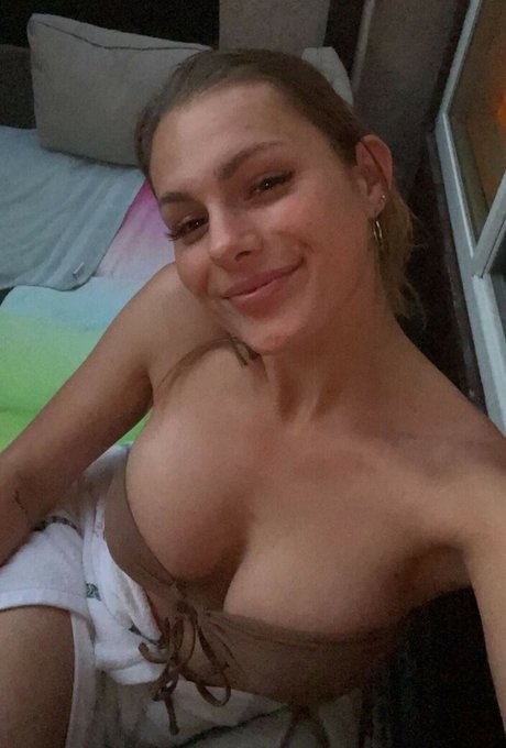 Foto di nudo di fuga di OnlyFans di Stepsistaa