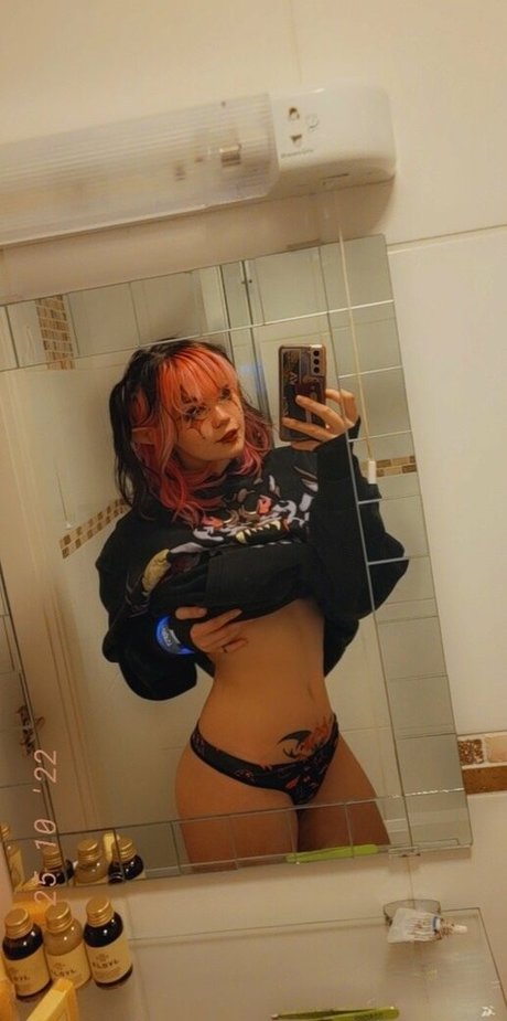 Foto di nudo di fuga di OnlyFans di Zureeal