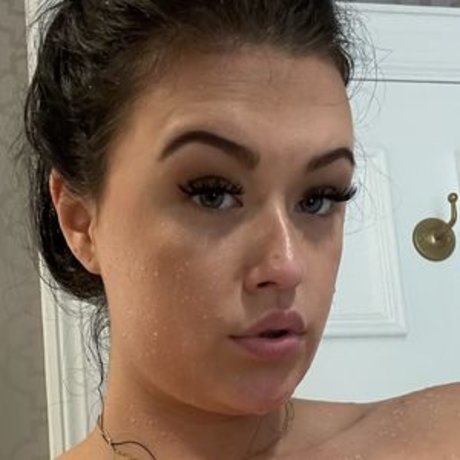 Foto di nudo di fuga di OnlyFans di Theexclusiveadriarosee