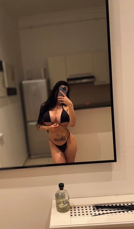 Foto di nudo di fuga di OnlyFans di Kristilanskaya