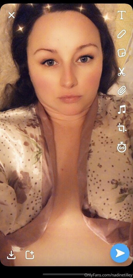 Foto di nudo di fuga di OnlyFans di Nadinetilley