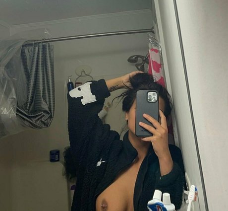 Foto di nudo di fuga di OnlyFans di Thelittledevil