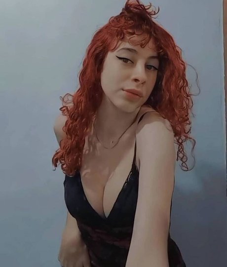 Foto di nudo di fuga di OnlyFans di Claudinhaisabella