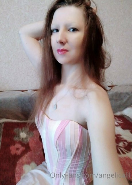 Foto di nudo di fuga di OnlyFans di Angelicalil