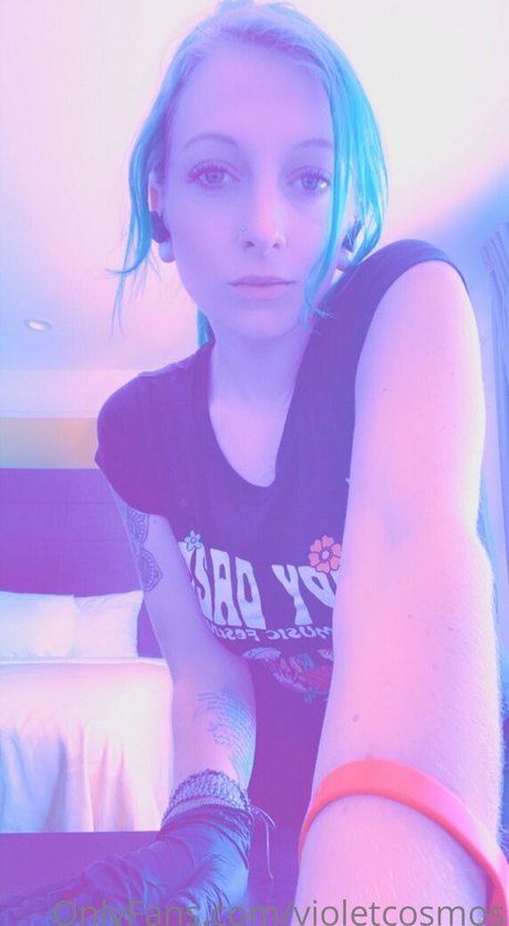 Foto di nudo di fuga di OnlyFans di Violetcosmos