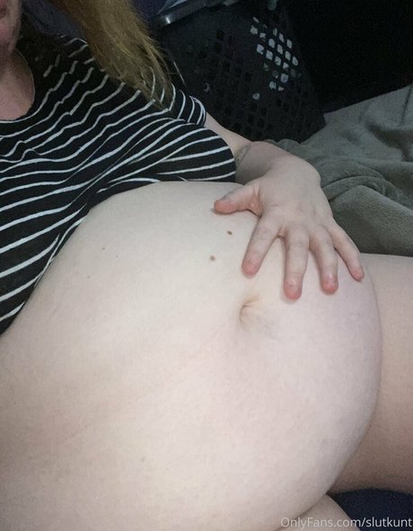 Foto di nudo di fuga di OnlyFans di Strawberrylbcakebbw
