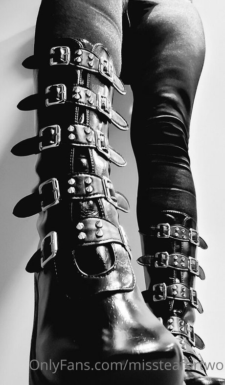 Foto di nudo di fuga di OnlyFans di Missteafortwo