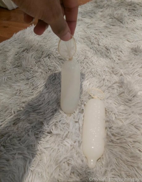 Foto di nudo di fuga di OnlyFans di Zaynnyzayn